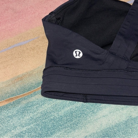 LULULEMON  Sports Bra Womens size 6 Black Fitness Gym Workout - Picture 3 of 4